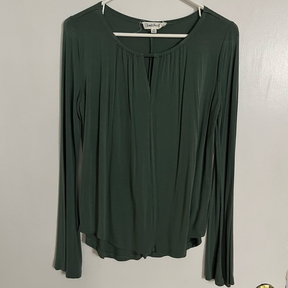 Green long sleeve top - Picture 2 of 4